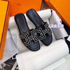 Hermes Slippers